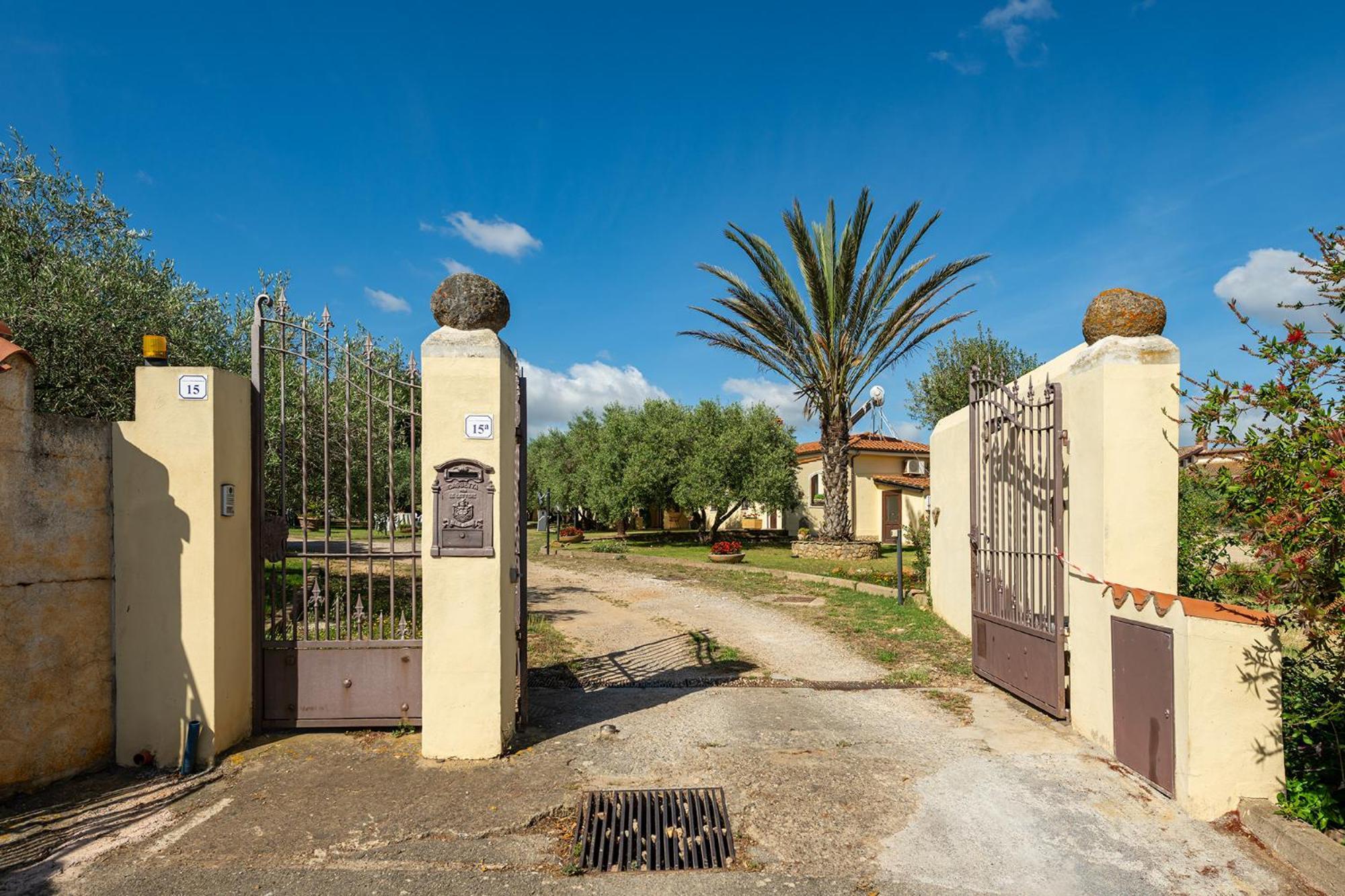 Vila Residenza Parco Degli Ulivi Villamassargia Exteriér fotografie